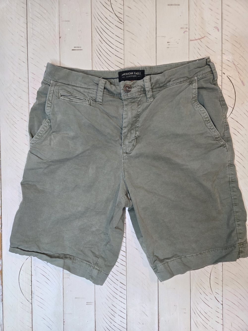 American Eagle Extreme Flex Shorts Womens Size 2 (28) Olive Green Slim Chino